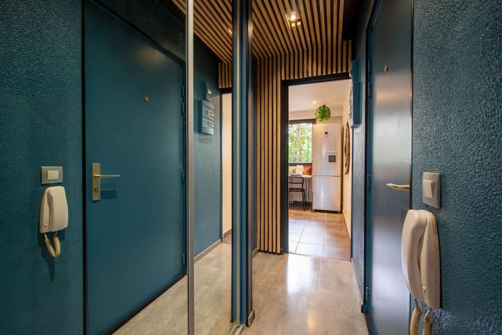 Air-Conditioned Apartment With Private Parking Marseille Exterior photo