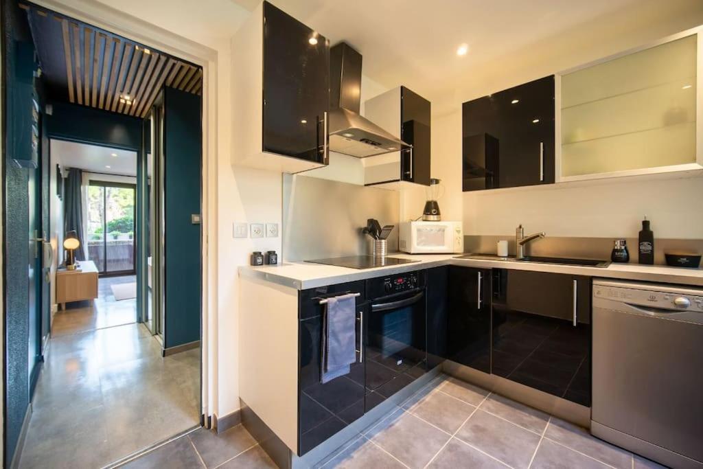 Air-Conditioned Apartment With Private Parking Marseille Exterior photo